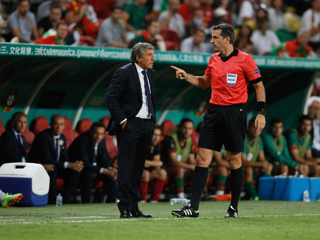 中場擁堵的 中場擁堵的